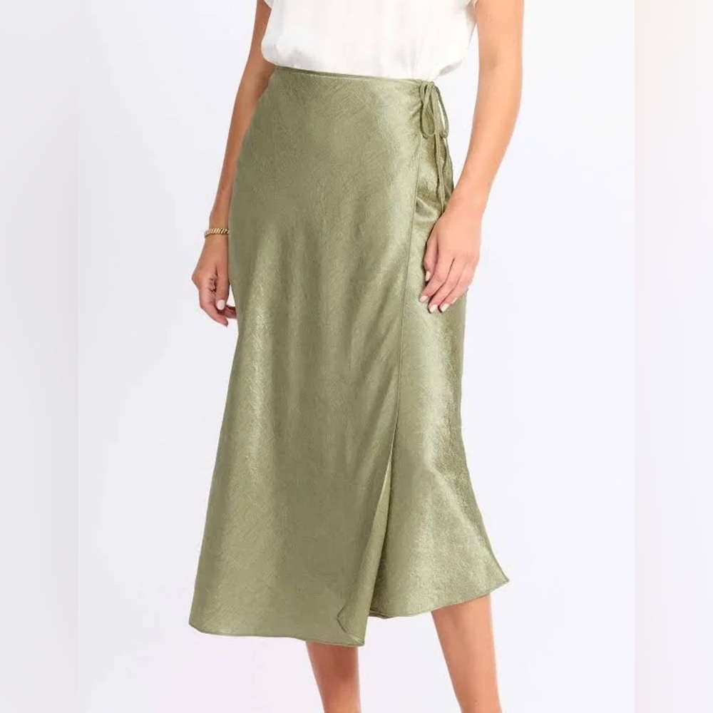 Skies Are Blue Curvy Shay Skirt - Olive